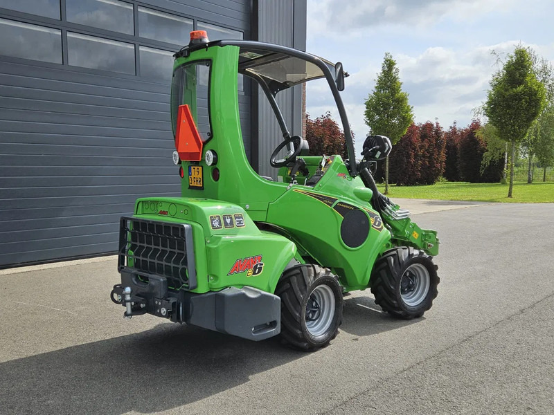 Avant E6 Mini-shovel - Kāpurķēžu kompaktiekrāvējs: foto 4 Avant E6 Mini-shovel - Kāpurķēžu kompaktiekrāvējs: foto 4