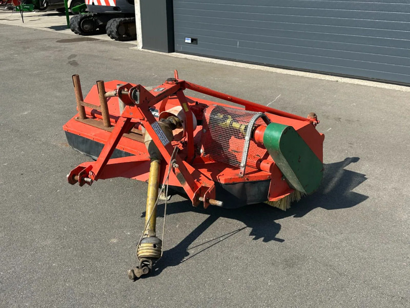 Holeras A220 V veegmachine - Rūpnieciskais slaucītājs: foto 4 Holeras A220 V veegmachine - Rūpnieciskais slaucītājs: foto 4