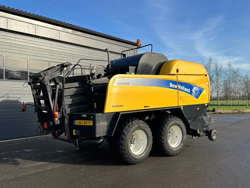 Lauksaimniecības tehnika New Holland BB9060 CropCutter: foto 6