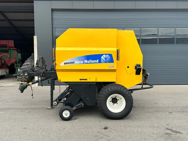 New Holland BR6090 balenpers - Lauksaimniecības tehnika: foto 4 New Holland BR6090 balenpers - Lauksaimniecības tehnika: foto 4