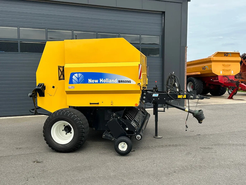 New Holland BR6090 balenpers - Lauksaimniecības tehnika: foto 2 New Holland BR6090 balenpers - Lauksaimniecības tehnika: foto 2