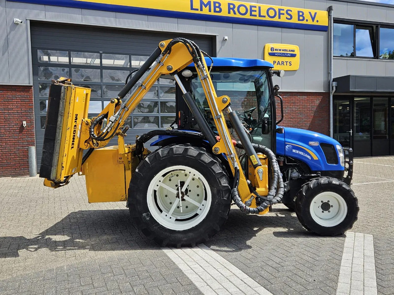 New Holland Boomer 3050 met Bos Maaiarm - Mini traktors: foto 3 New Holland Boomer 3050 met Bos Maaiarm - Mini traktors: foto 3