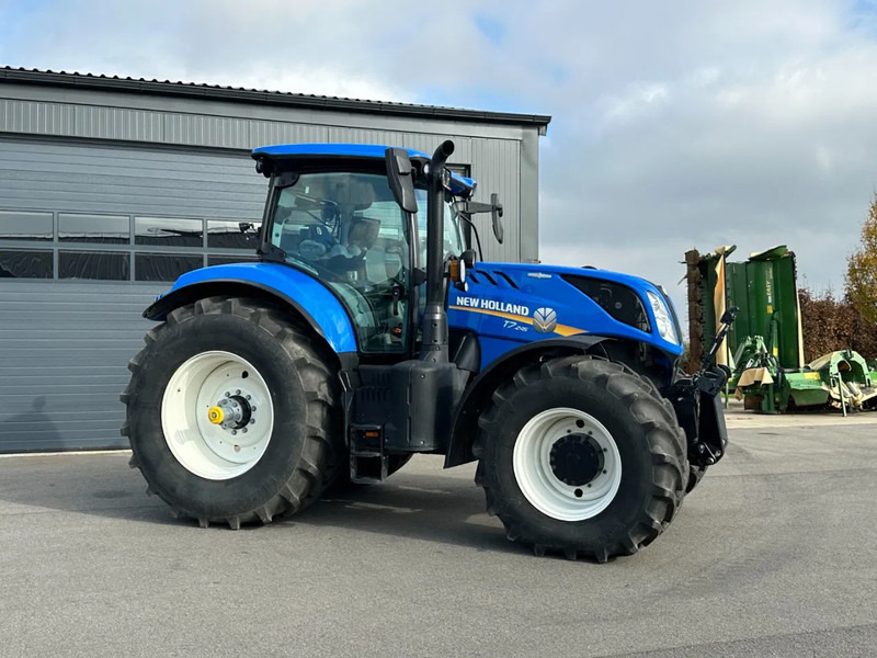 New Holland T7.245 Autocommand Stage 5 - Traktors: foto 2 New Holland T7.245 Autocommand Stage 5 - Traktors: foto 2