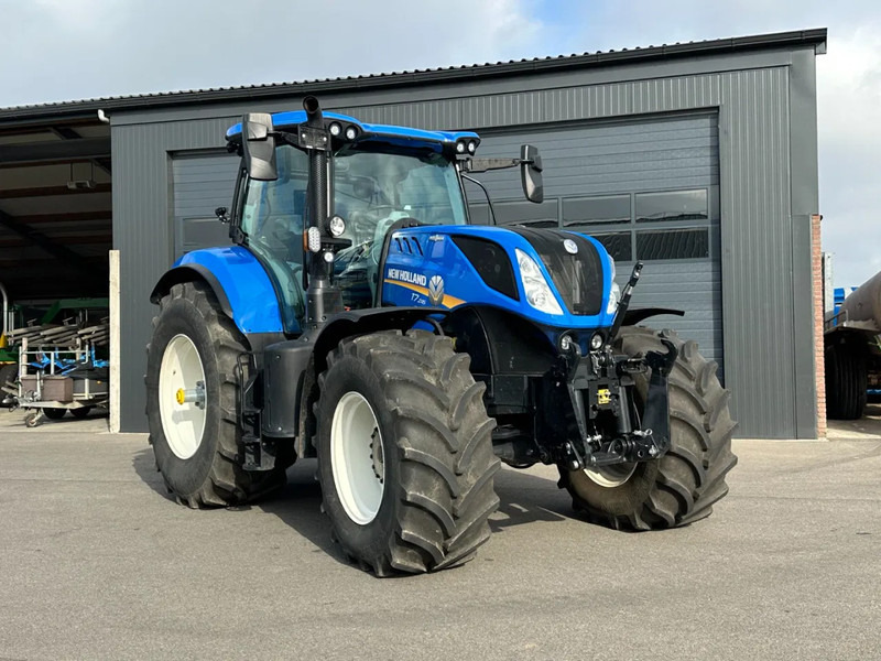 New Holland T7.245 Autocommand Stage 5 - Traktors: foto 3 New Holland T7.245 Autocommand Stage 5 - Traktors: foto 3