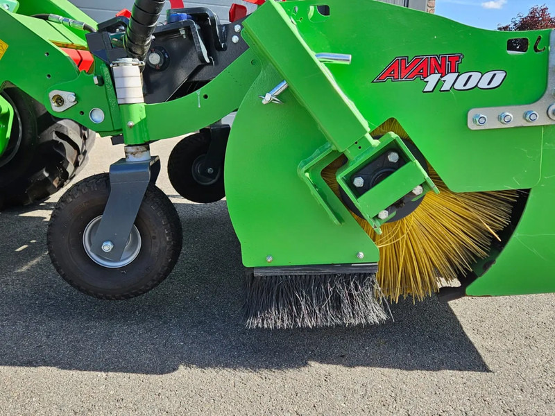 Avant 1100 Borstel met opvangbak līzingu Avant 1100 Borstel met opvangbak: foto 12 Avant 1100 Borstel met opvangbak līzingu Avant 1100 Borstel met opvangbak: foto 12