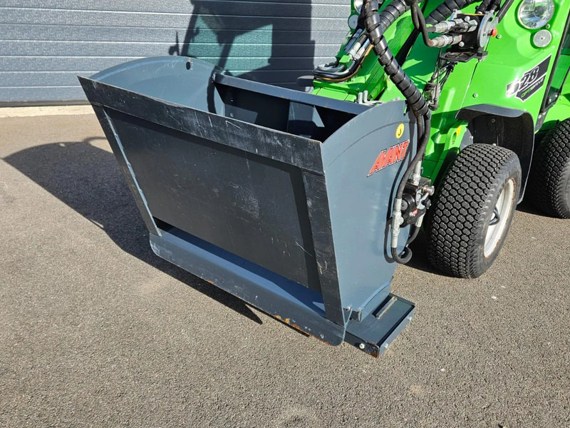 Avant 900 Zand- en zoutstrooier - Papildaprīkojums - Lauksaimniecības tehnika: foto 4 Avant 900 Zand- en zoutstrooier - Papildaprīkojums - Lauksaimniecības tehnika: foto 4