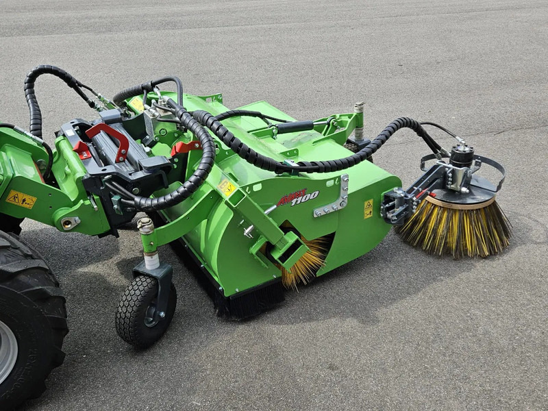 Avant borstel met opvangbak 1100 - Papildaprīkojums - Lauksaimniecības tehnika: foto 3 Avant borstel met opvangbak 1100 - Papildaprīkojums - Lauksaimniecības tehnika: foto 3