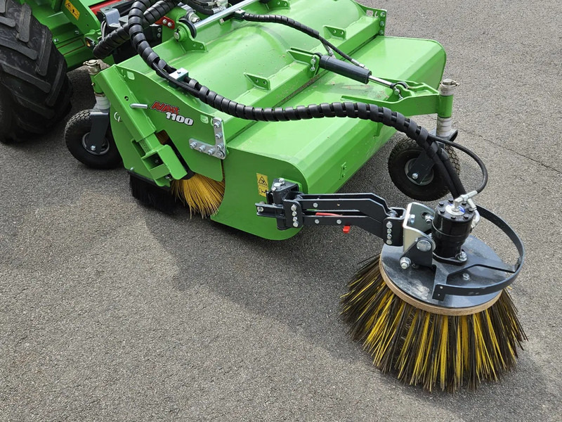 Avant borstel met opvangbak 1100 - Papildaprīkojums - Lauksaimniecības tehnika: foto 4 Avant borstel met opvangbak 1100 - Papildaprīkojums - Lauksaimniecības tehnika: foto 4