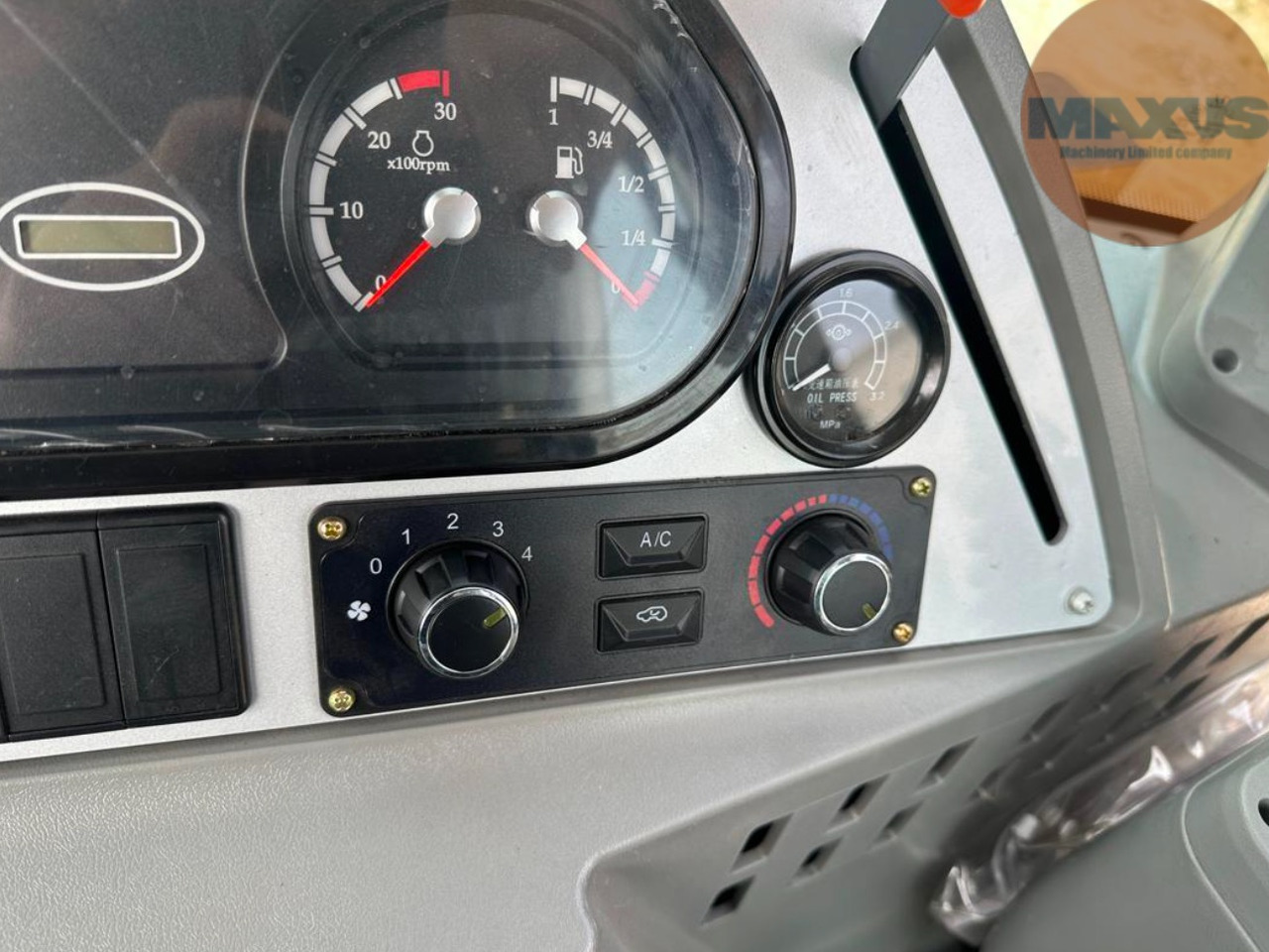 Jaunā Ekskavators-iekrāvējs Maxus Buldoexcavator 4cx: foto 6