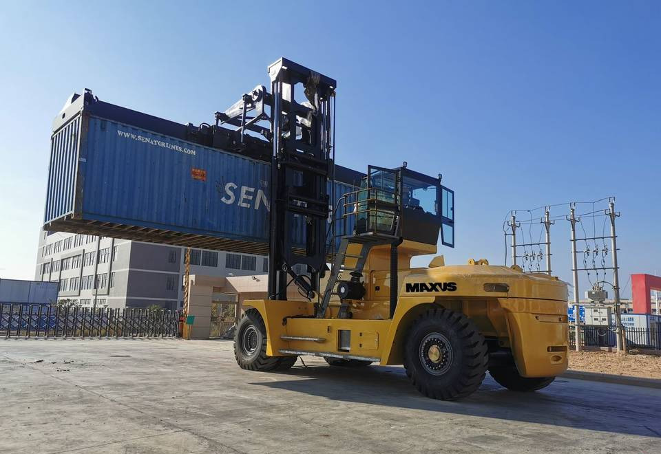 NEW KALMAR 40 TON Maxus Cummins Container Forklift | НОВИЙ KALMAR 40 ТОН Maxus Cummins візок для контейнерів вилковий - Konteineru iekrāvējs: foto 3 NEW KALMAR 40 TON Maxus Cummins Container Forklift | НОВИЙ KALMAR 40 ТОН Maxus Cummins візок для контейнерів вилковий - Konteineru iekrāvējs: foto 3