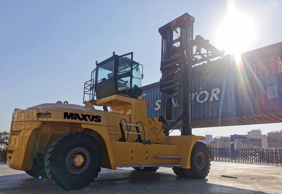 NEW KALMAR 40 TON Maxus Cummins Container Forklift | НОВИЙ KALMAR 40 ТОН Maxus Cummins візок для контейнерів вилковий - Konteineru iekrāvējs: foto 4 NEW KALMAR 40 TON Maxus Cummins Container Forklift | НОВИЙ KALMAR 40 ТОН Maxus Cummins візок для контейнерів вилковий - Konteineru iekrāvējs: foto 4