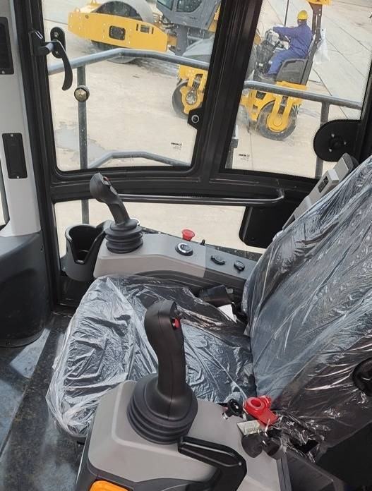 NEW MAXUS 36 TON Compactor Warranty up to 10 YEARS НОВИЙ Компактор 36 ТОН MAXUS Гарантія до 10 РОКІВ NOWY Kompaktor 36 TON MAXUS Gwarancja - Vibrorullis: foto 3 NEW MAXUS 36 TON Compactor Warranty up to 10 YEARS НОВИЙ Компактор 36 ТОН MAXUS Гарантія до 10 РОКІВ NOWY Kompaktor 36 TON MAXUS Gwarancja - Vibrorullis: foto 3