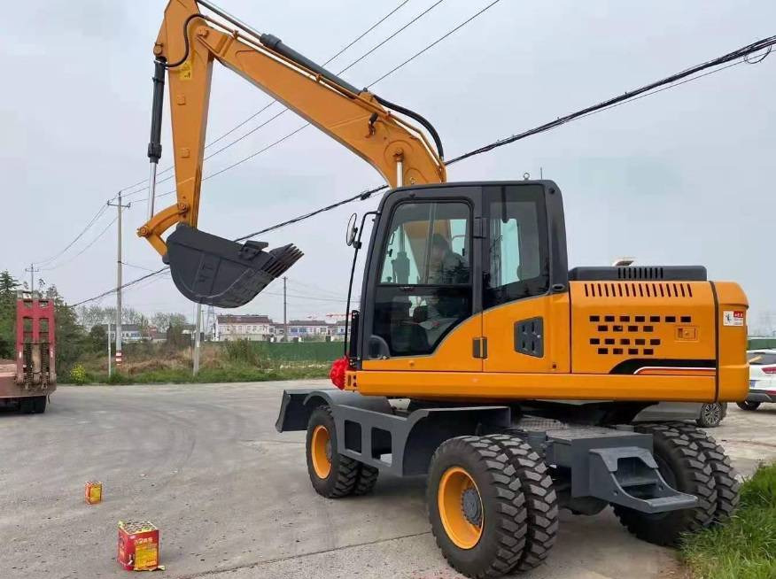 NEW MAXUS Cummins 14 TON Excavator Warranty up to 10 Years НОВА екскаватор MAXUS Cummins 14 ТОН Гарантія до 10 Років NOWA koparka MAXUS Cummins 14 TON Gwarancja do 10 LAT - Riteņu ekskavators: foto 1 NEW MAXUS Cummins 14 TON Excavator Warranty up to 10 Years НОВА екскаватор MAXUS Cummins 14 ТОН Гарантія до 10 Років NOWA koparka MAXUS Cummins 14 TON Gwarancja do 10 LAT - Riteņu ekskavators: foto 1