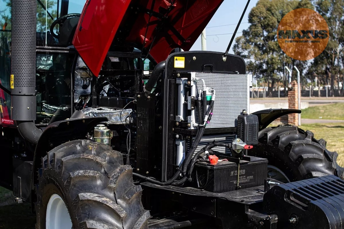 Maxus Wheeled tractor 130hp 4x4 - Traktors: foto 2 Maxus Wheeled tractor 130hp 4x4 - Traktors: foto 2