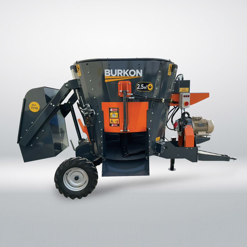 2.5 m3 Çekilir Yem Karma Makinesi - Lopbarības mikseris: foto 2 2.5 m3 Çekilir Yem Karma Makinesi - Lopbarības mikseris: foto 2