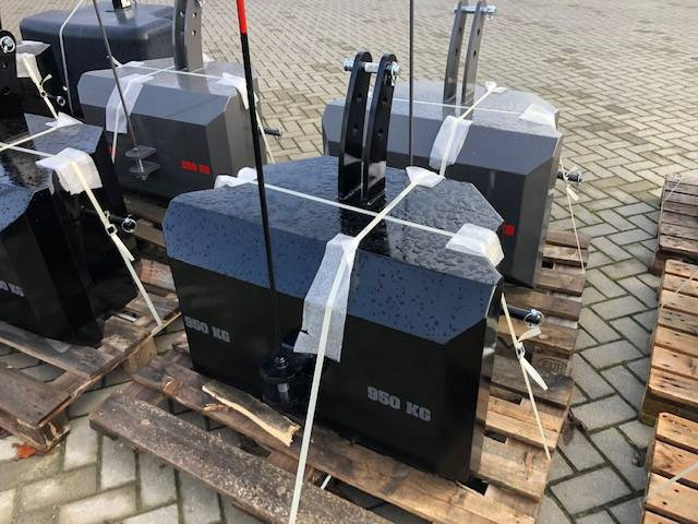 Jaunā Pretsvars - Lauksaimniecības tehnika Bemu 950 KG Stalen gewicht: foto 10