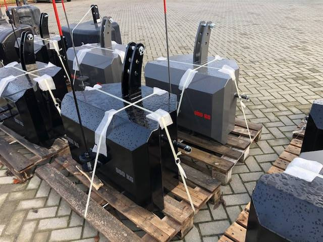 Jaunā Pretsvars - Lauksaimniecības tehnika Bemu 950 KG Stalen gewicht: foto 15