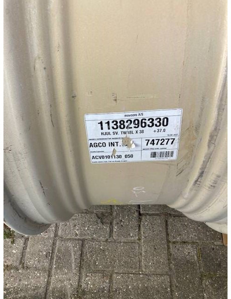 Valtra 18x38 - Riepas un diski - Lauksaimniecības tehnika: foto 2 Valtra 18x38 - Riepas un diski - Lauksaimniecības tehnika: foto 2
