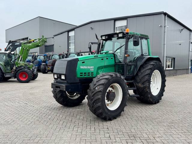 Valtra 8350 Hitech - Traktors: foto 3 Valtra 8350 Hitech - Traktors: foto 3