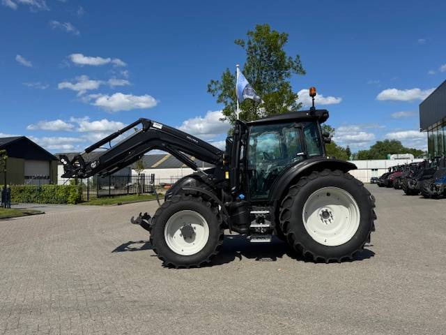 Valtra G125 Ecopower Active, 115 uur!! FH+PTO+Voorlader - Traktors: foto 5 Valtra G125 Ecopower Active, 115 uur!! FH+PTO+Voorlader - Traktors: foto 5