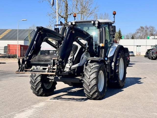 Valtra N104 Hitech5 met voorlader 4700 uur! - Traktors: foto 5 Valtra N104 Hitech5 met voorlader 4700 uur! - Traktors: foto 5