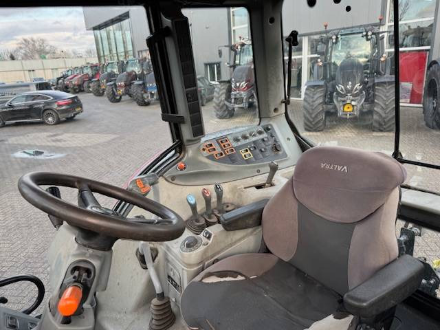 Traktors Valtra N123 Hitech5: foto 18