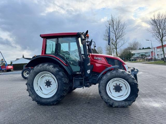 Traktors Valtra N123 Hitech5: foto 12