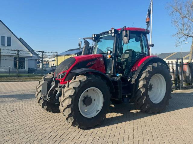 Valtra N134 Hitech - Traktors: foto 1 Valtra N134 Hitech - Traktors: foto 1