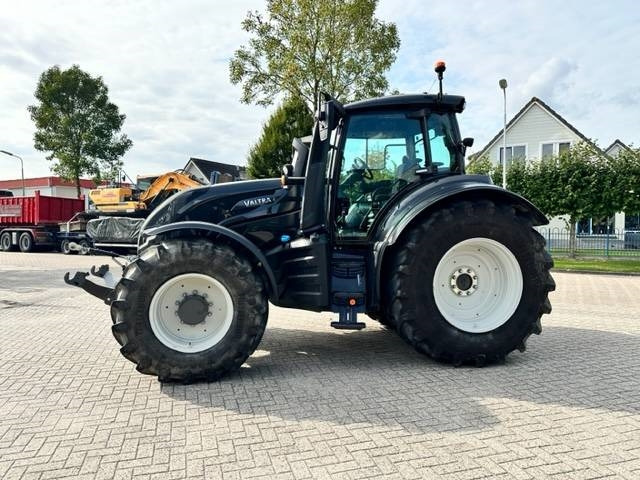 Valtra T235 Direct Smart Touch TWINTRAC! 745 HOURS - Traktors: foto 1 Valtra T235 Direct Smart Touch TWINTRAC! 745 HOURS - Traktors: foto 1