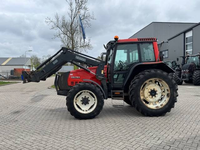 Valtra Valmet 6650 Hitech, voorlader, vloeistofkoppeling - Traktors: foto 3 Valtra Valmet 6650 Hitech, voorlader, vloeistofkoppeling - Traktors: foto 3