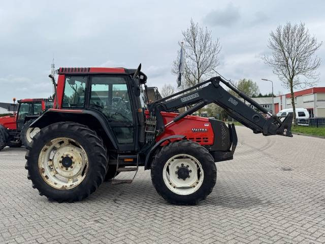 Valtra Valmet 6650 Hitech, voorlader, vloeistofkoppeling - Traktors: foto 4 Valtra Valmet 6650 Hitech, voorlader, vloeistofkoppeling - Traktors: foto 4