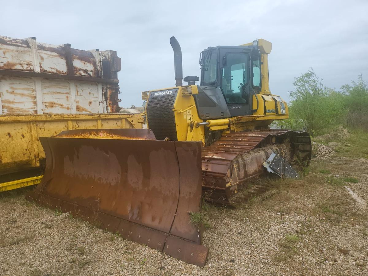 Komatsu D61PX-15 - Buldozers: foto 1 Komatsu D61PX-15 - Buldozers: foto 1