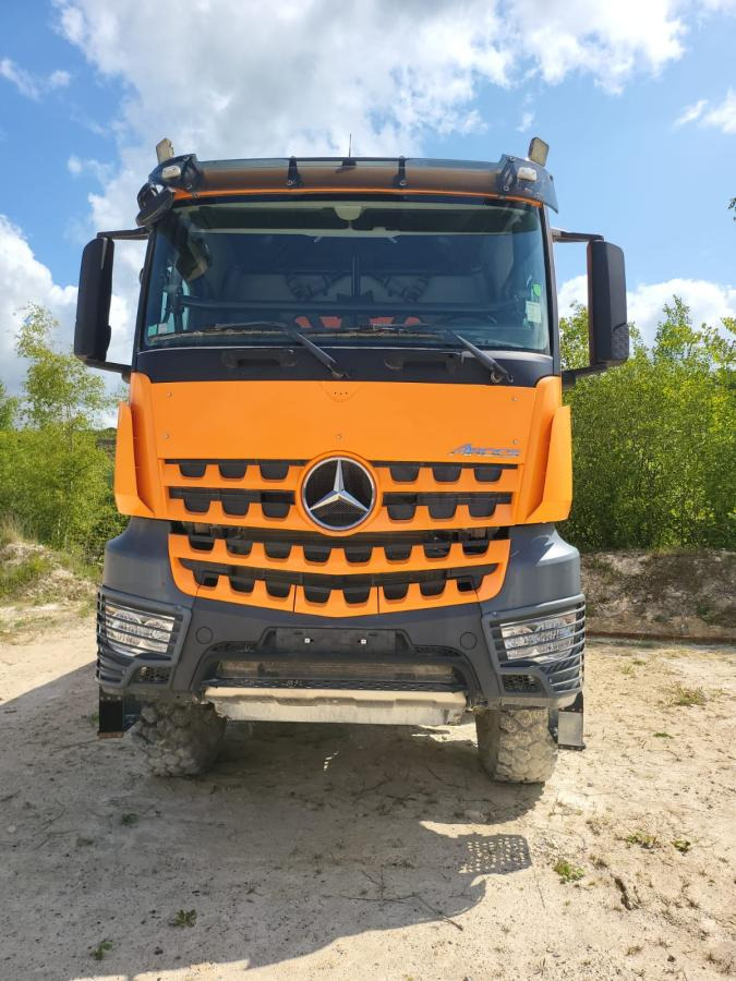 Mercedes Arocs - Kravas automašīna pašizgāzējs: foto 3 Mercedes Arocs - Kravas automašīna pašizgāzējs: foto 3