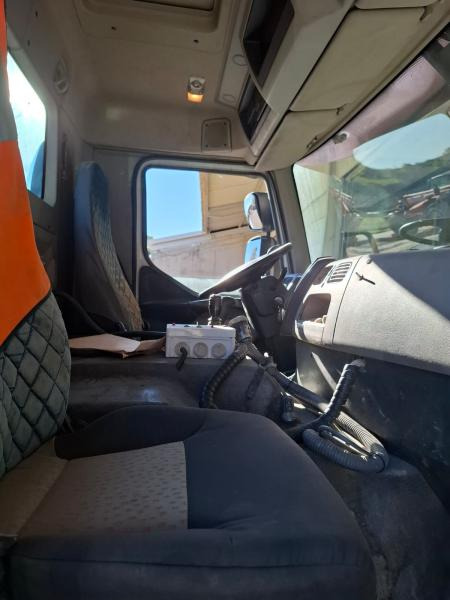 Pacēlājs ar āķi, Kravas auto ar manipulatoru Renault 370 DXI: foto 13