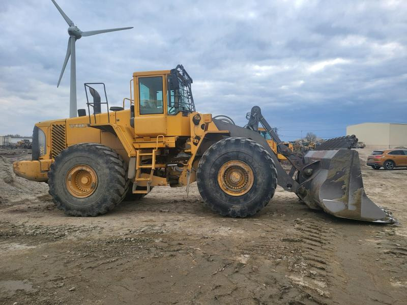 Volvo L 220 E - Riteņu iekrāvējs: foto 1 Volvo L 220 E - Riteņu iekrāvējs: foto 1
