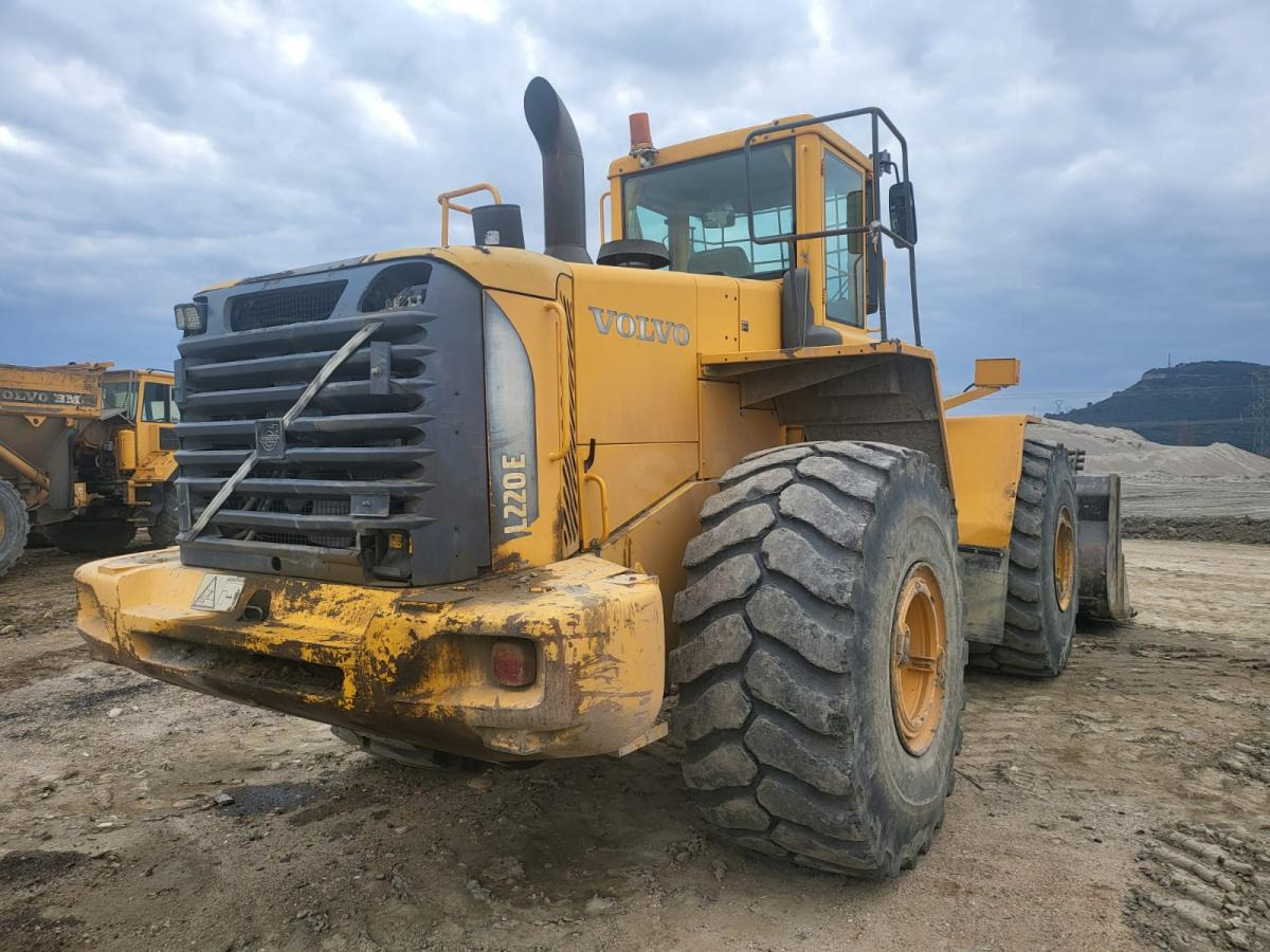Volvo L 220 E - Riteņu iekrāvējs: foto 2 Volvo L 220 E - Riteņu iekrāvējs: foto 2