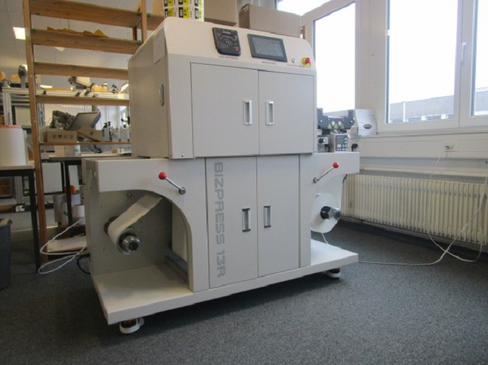 DIGITAL ETIKETTENDRUCKMASCHINE VP320C BIZPRESS 13R - Drukas iekārtas: foto 5 DIGITAL ETIKETTENDRUCKMASCHINE VP320C BIZPRESS 13R - Drukas iekārtas: foto 5