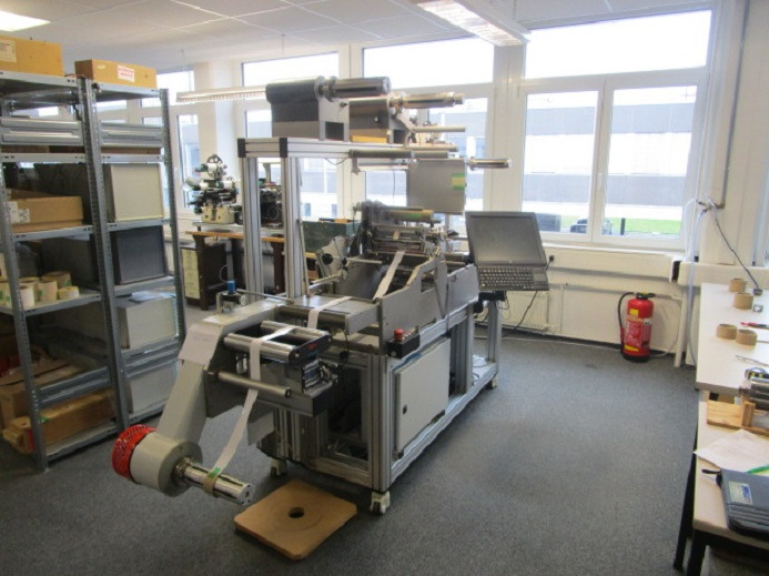 THERMOTRANSFER DRUCKSYSTEM MIT STANZE MPRINT MORLOCK LP 2000 (Drucken, Kaschieren, Stanzen) - Drukas iekārtas: foto 1 THERMOTRANSFER DRUCKSYSTEM MIT STANZE MPRINT MORLOCK LP 2000 (Drucken, Kaschieren, Stanzen) - Drukas iekārtas: foto 1