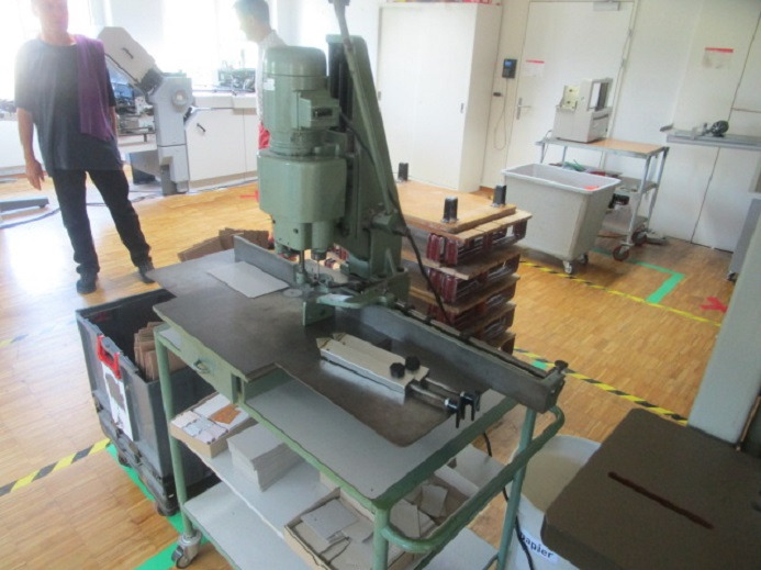 ZWEISPINDELBOHRMASCHINE HANG 136 D - Drukas iekārtas: foto 4 ZWEISPINDELBOHRMASCHINE HANG 136 D - Drukas iekārtas: foto 4