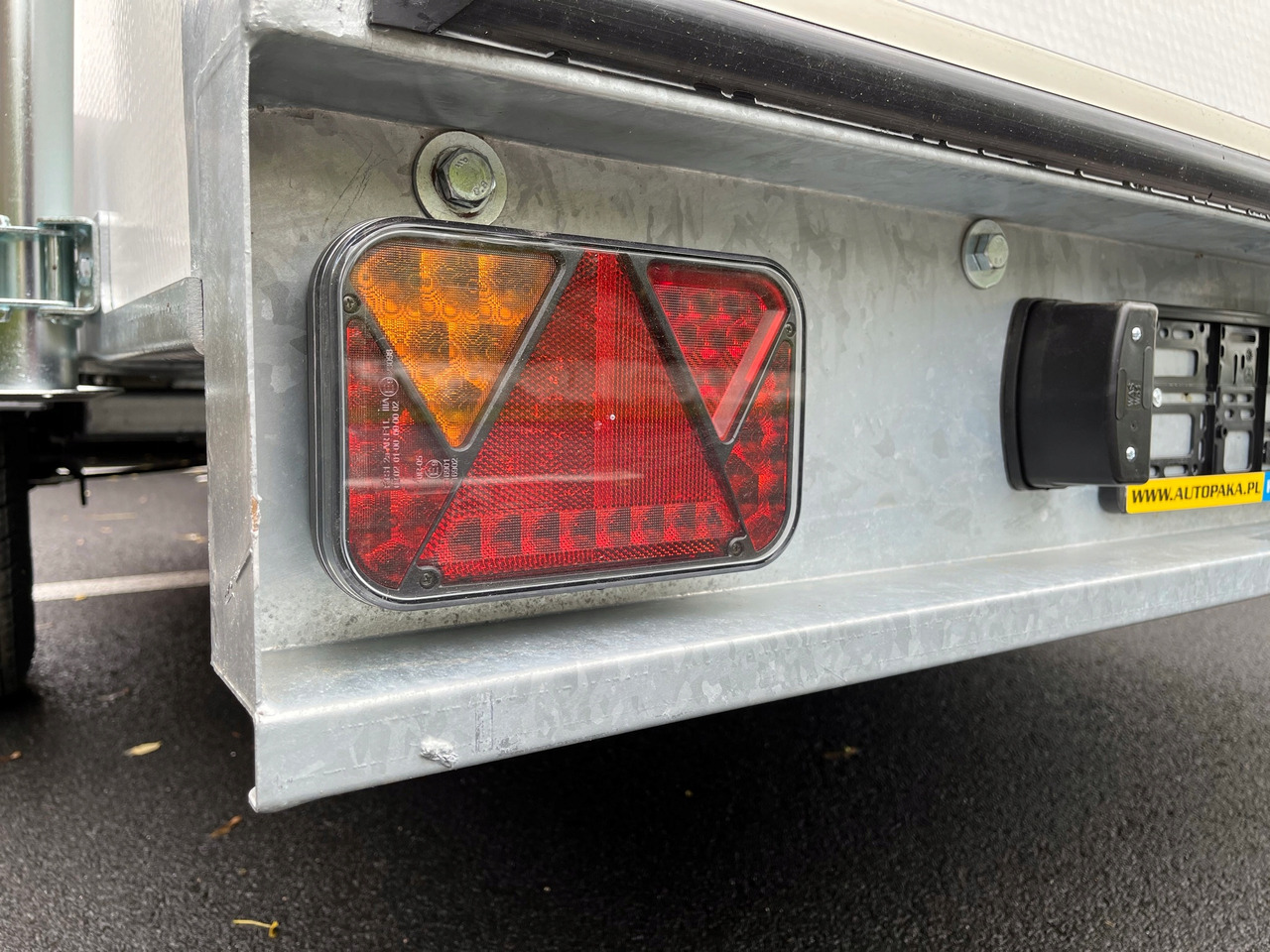 Jaunā Piekabe slēgtā virsbūve PRZYCZEPA KONTENER CARGO BOX 2,6 x 1,5 ZABUDOWANA / CARGO CONTAINER TRAILER BOX 2.6 x 1.5 ENCLOSED: foto 12