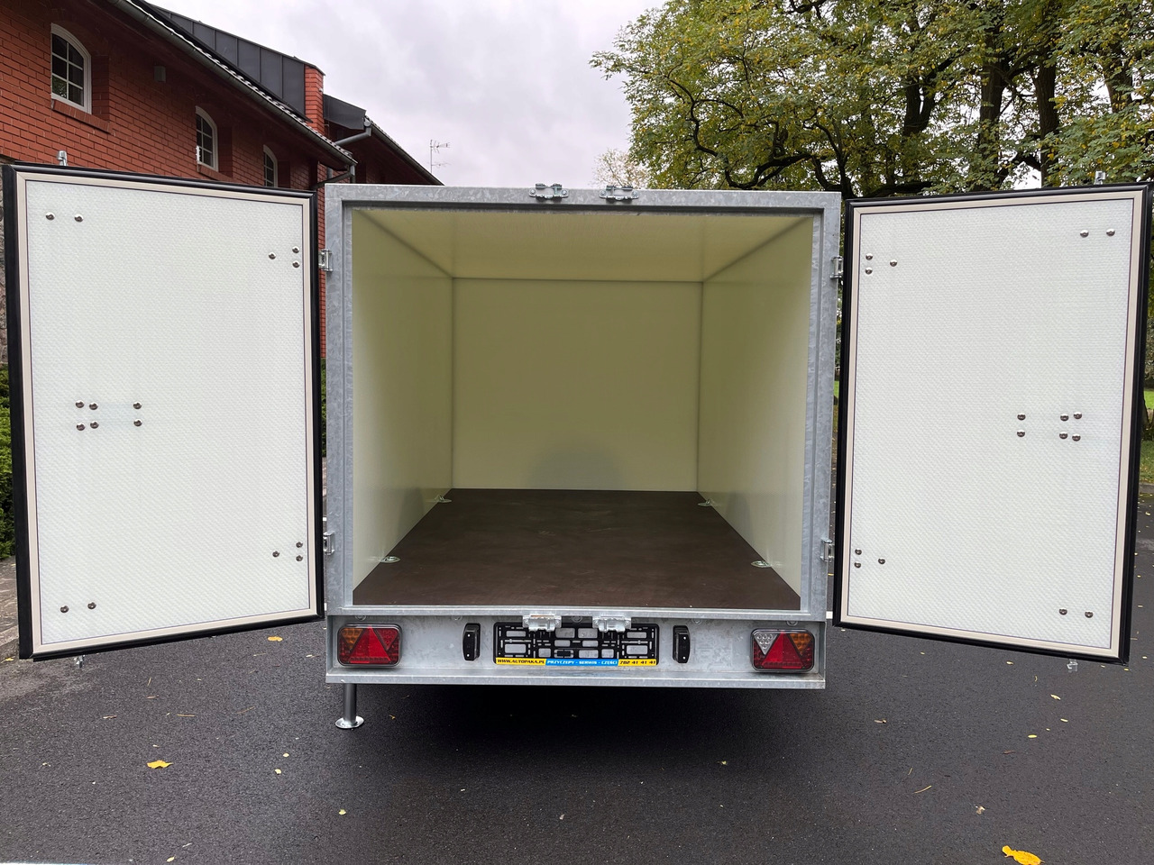 Jaunā Piekabe slēgtā virsbūve PRZYCZEPA KONTENER CARGO BOX 2,6 x 1,5 ZABUDOWANA / CARGO CONTAINER TRAILER BOX 2.6 x 1.5 ENCLOSED: foto 9