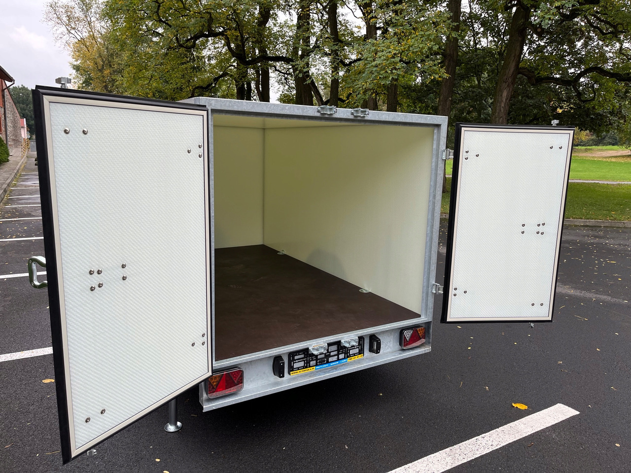 Jaunā Piekabe slēgtā virsbūve PRZYCZEPA KONTENER CARGO BOX 2,6 x 1,5 ZABUDOWANA / CARGO CONTAINER TRAILER BOX 2.6 x 1.5 ENCLOSED: foto 10