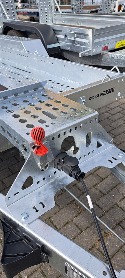 PRZYCZEPA Z RAMPĄ POD KOPARKĘ DO MINIKOPARKI 3500 / TRAILER WITH RAMPS FOR EXCAVATOR MINI EXCAVATOR 3500 - Celtniecības tehnikas piekabe: foto 5 PRZYCZEPA Z RAMPĄ POD KOPARKĘ DO MINIKOPARKI 3500 / TRAILER WITH RAMPS FOR EXCAVATOR MINI EXCAVATOR 3500 - Celtniecības tehnikas piekabe: foto 5