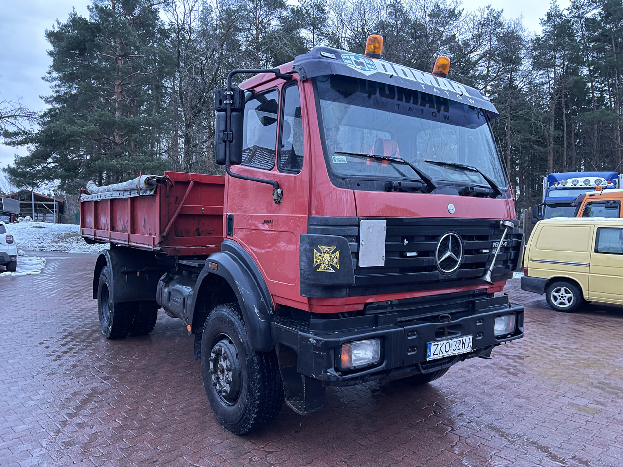 MERCEDES-BENZ 1824 - Kravas automašīna pašizgāzējs: foto 1 MERCEDES-BENZ 1824 - Kravas automašīna pašizgāzējs: foto 1