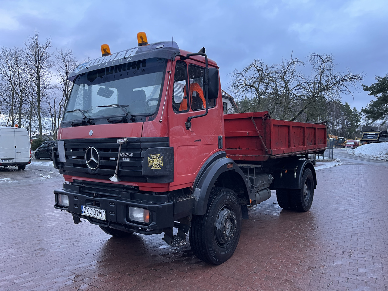 MERCEDES-BENZ 1824 - Kravas automašīna pašizgāzējs: foto 3 MERCEDES-BENZ 1824 - Kravas automašīna pašizgāzējs: foto 3