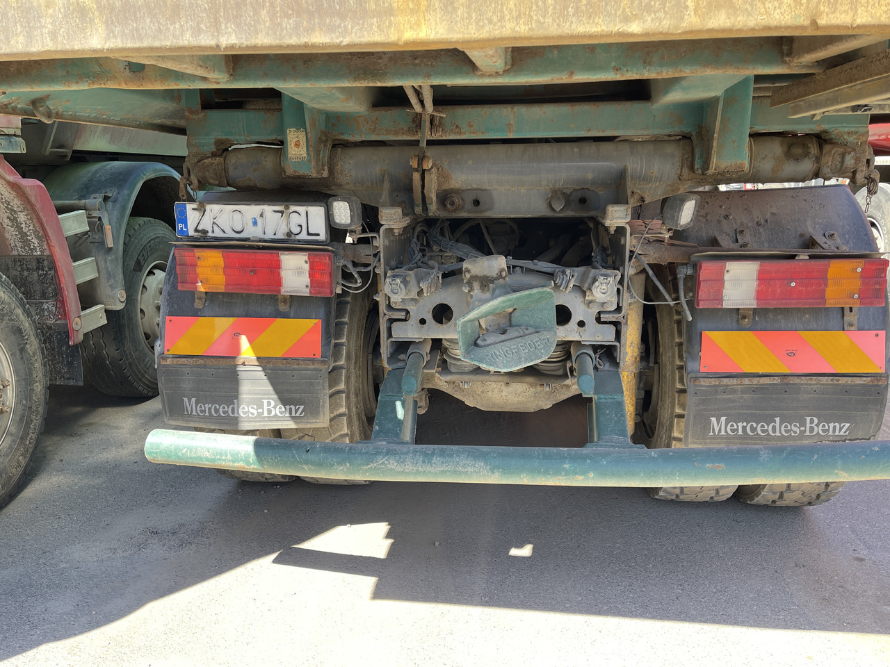 MERCEDES-BENZ Actros 3331 - Kravas automašīna pašizgāzējs: foto 5 MERCEDES-BENZ Actros 3331 - Kravas automašīna pašizgāzējs: foto 5