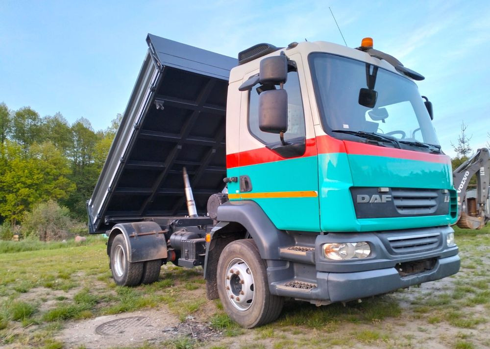 DAF LF 55.220 - Kravas automašīna pašizgāzējs: foto 2 DAF LF 55.220 - Kravas automašīna pašizgāzējs: foto 2