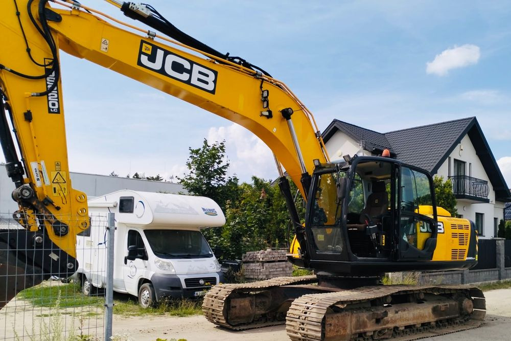 JCB JS 220 LC+ - Kāpurķēžu ekskavators: foto 1 JCB JS 220 LC+ - Kāpurķēžu ekskavators: foto 1