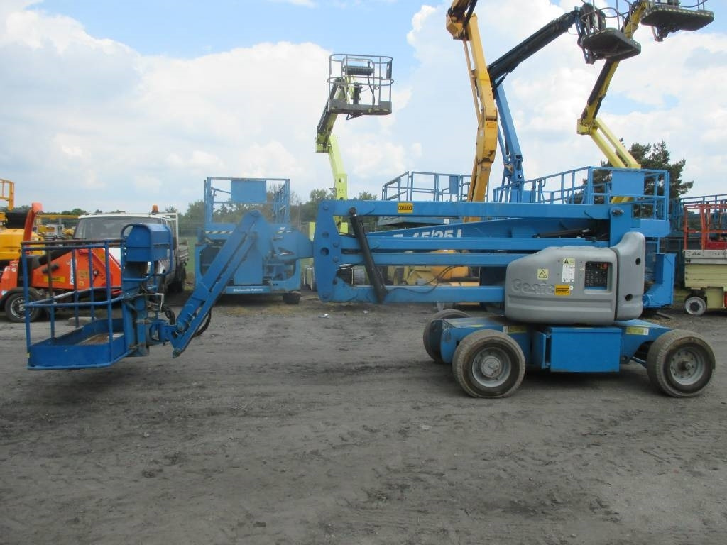 Genie Z 45/25 J DC - Izlices pacēlājs: foto 2 Genie Z 45/25 J DC - Izlices pacēlājs: foto 2
