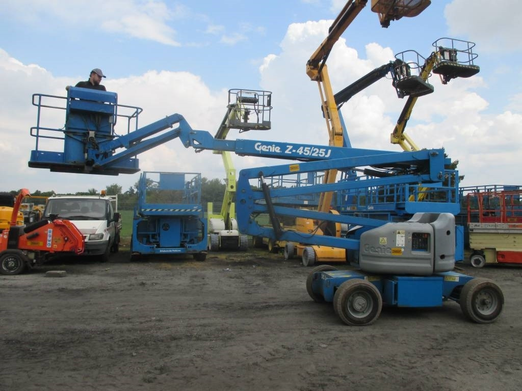 Genie Z 45/25 J DC - Izlices pacēlājs: foto 1 Genie Z 45/25 J DC - Izlices pacēlājs: foto 1